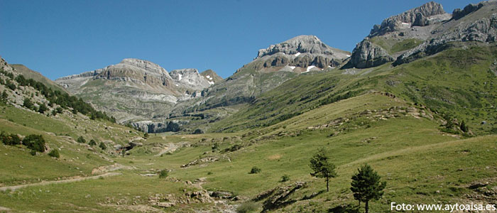 Ruta a pie por el Valle de Aísa de valledelaragon.com